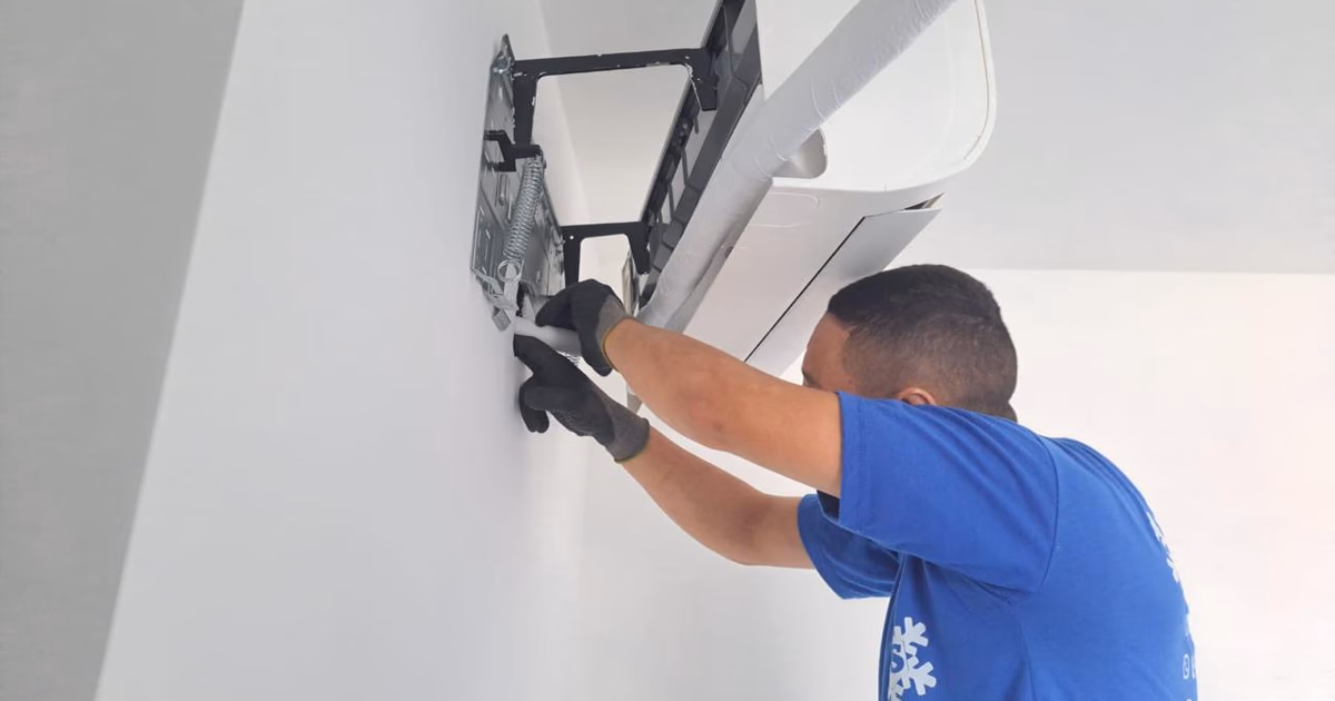 Ar-condicionado em Valinhos: onde instalar a condensadora em terreno de serra