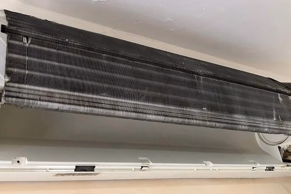 Higienização de ar-condicionado: o que muda o preço e a frequência ideal